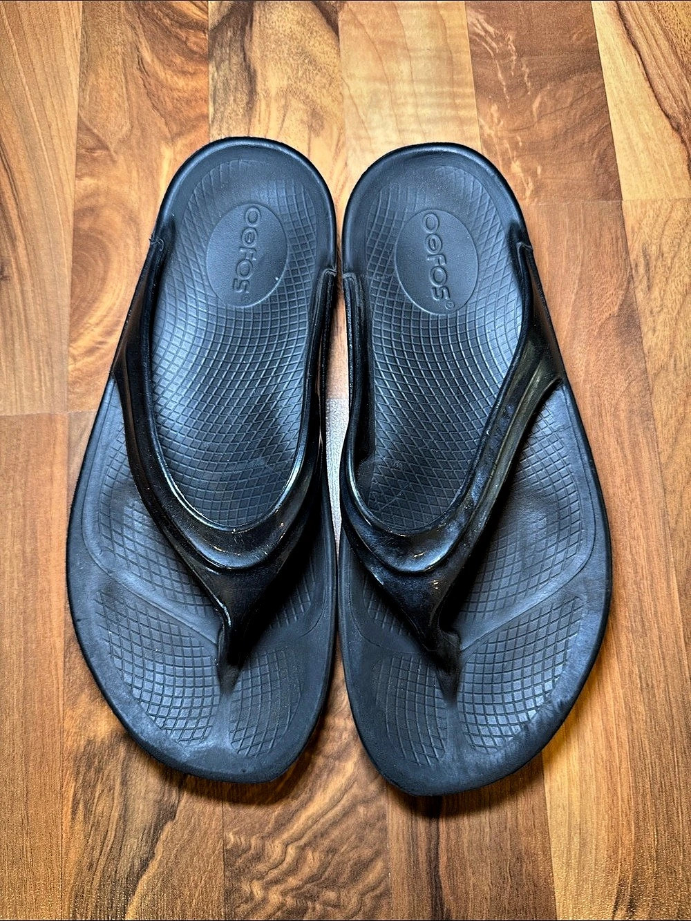 Oofos Black flip flops